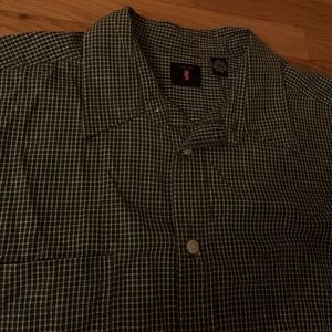 Levi’s Plaid Button Down Shirt